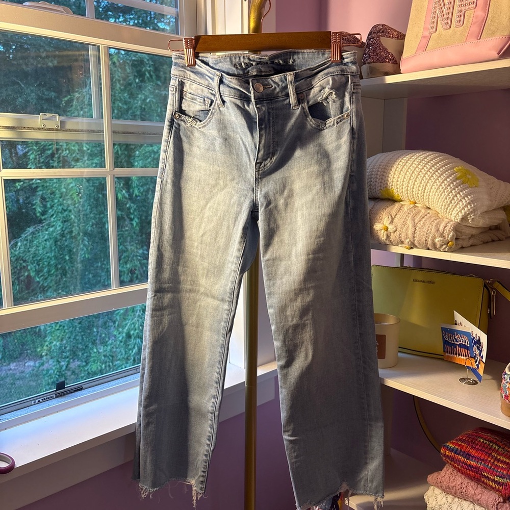 American Eagle Outfitters Light Wash Cropped bootcut Jeans - Picture 3 of 9